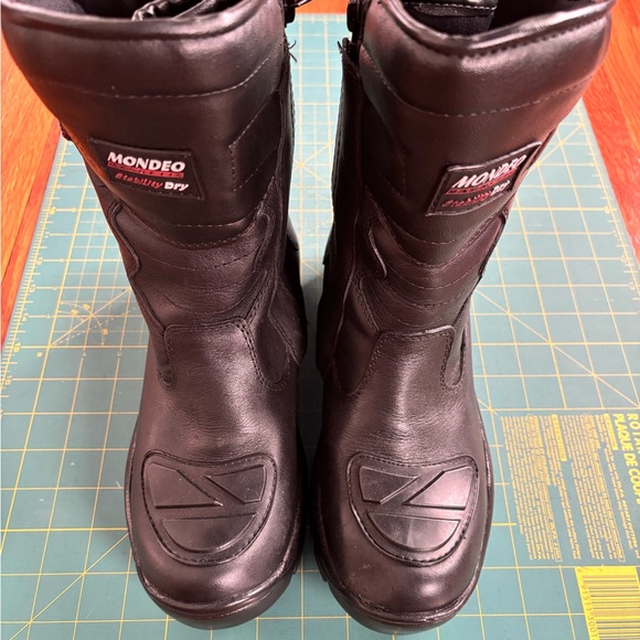 Boots - Picture 1 of 6